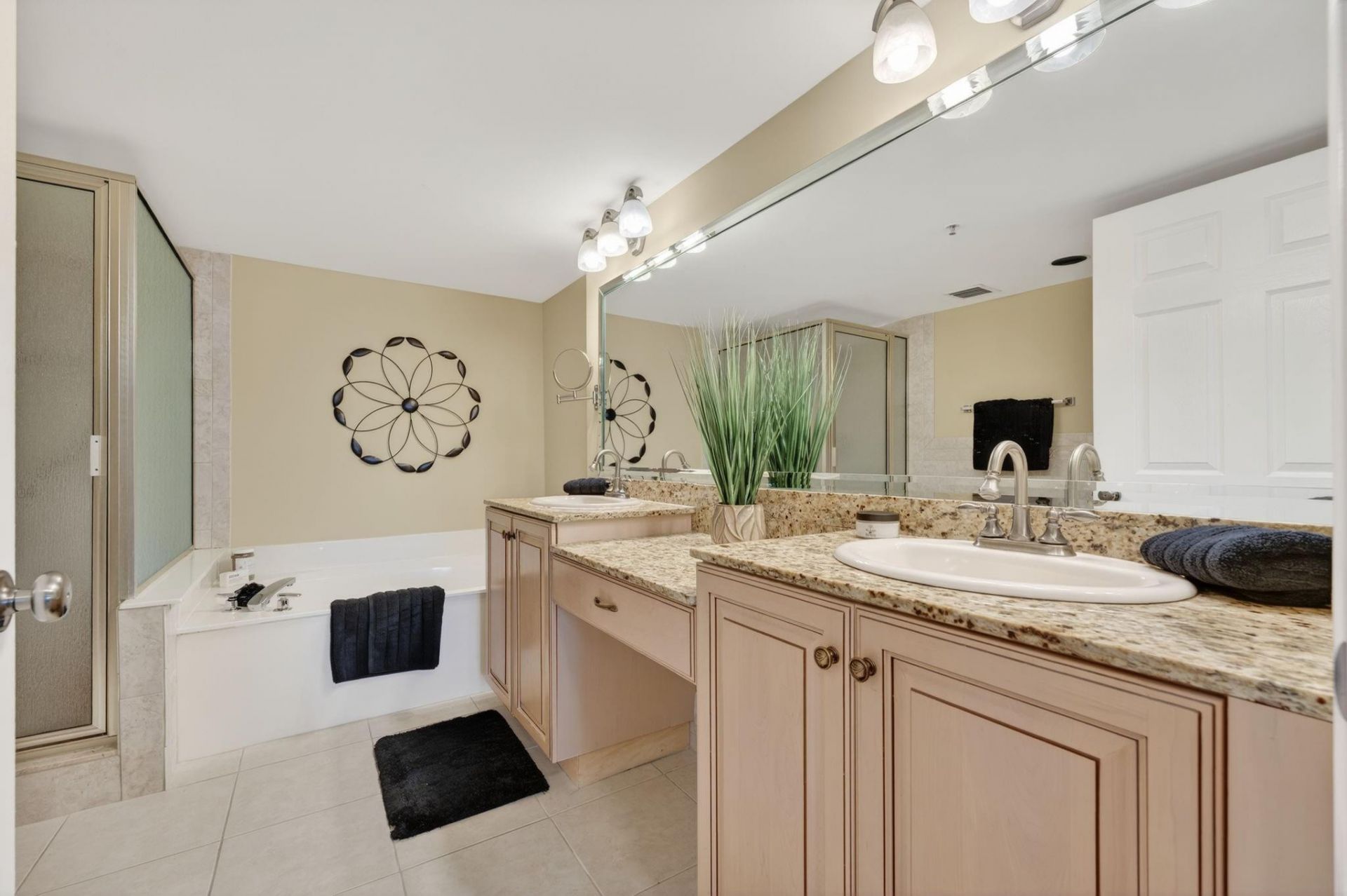 5906 Crystal Shores Drive, Unit 404, Boynton Beach, FL 33437 Photo