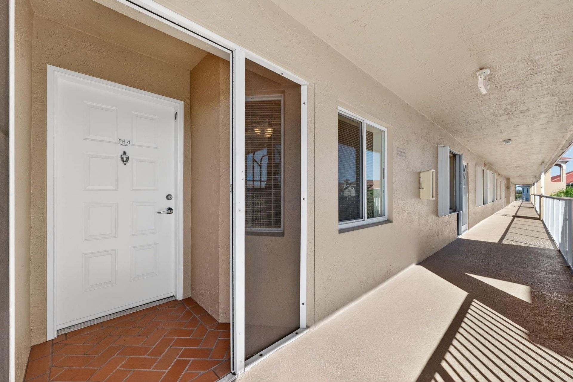 5906 Crystal Shores Drive, Unit 404, Boynton Beach, FL 33437 Photo