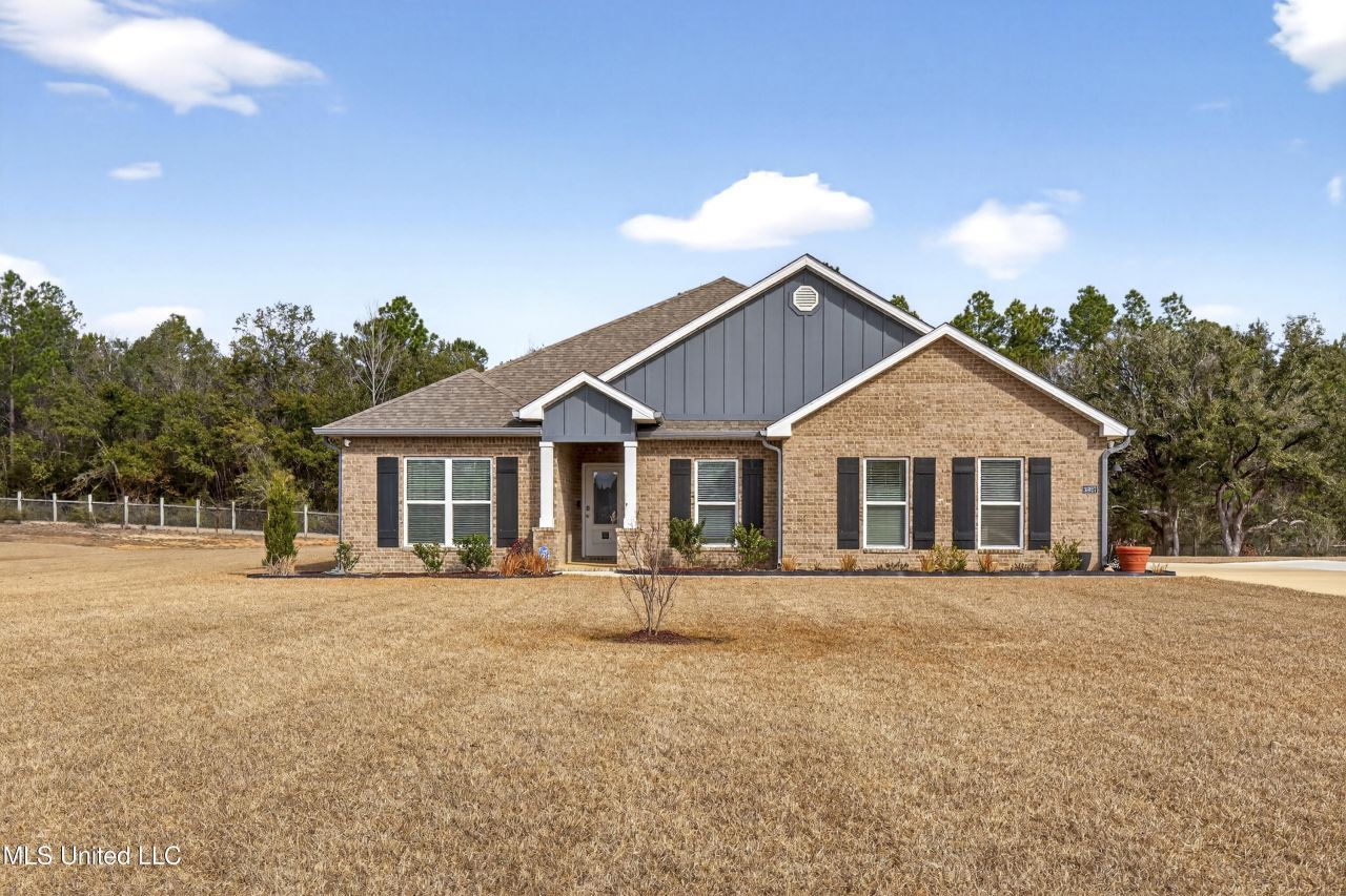 18927 Harrington Circle, Biloxi, MS 39532 Main Photo