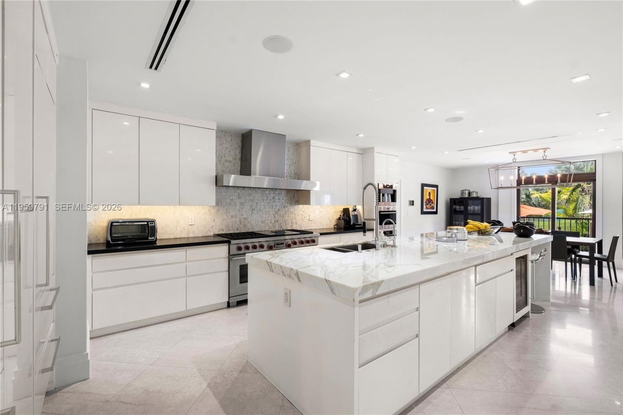 555 Arvida Pkwy, Coral Gables, FL 33156 Photo