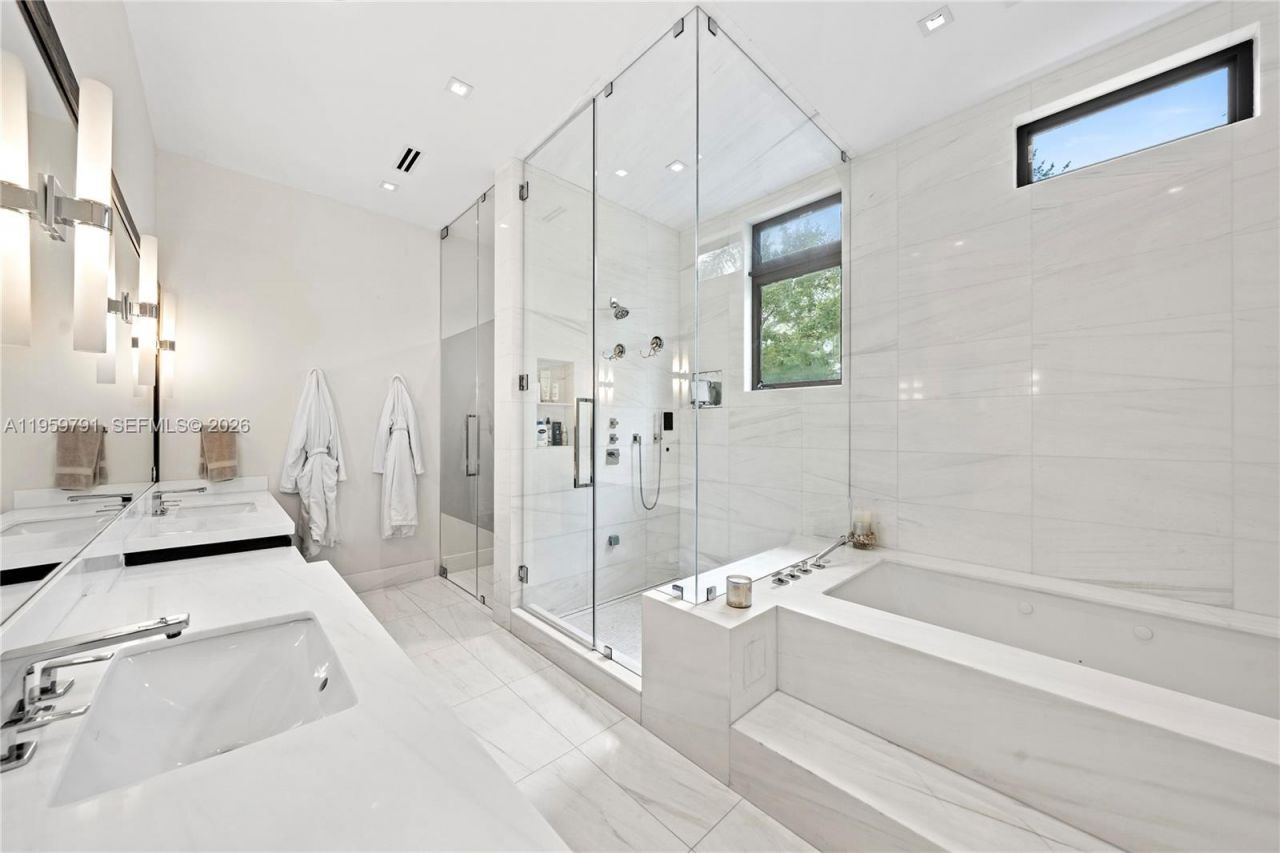 555 Arvida Pkwy, Coral Gables, FL 33156 Photo