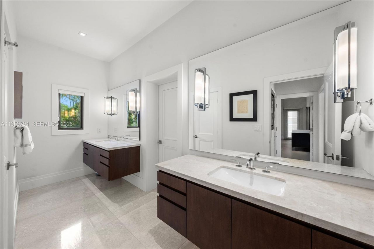 555 Arvida Pkwy, Coral Gables, FL 33156 Photo