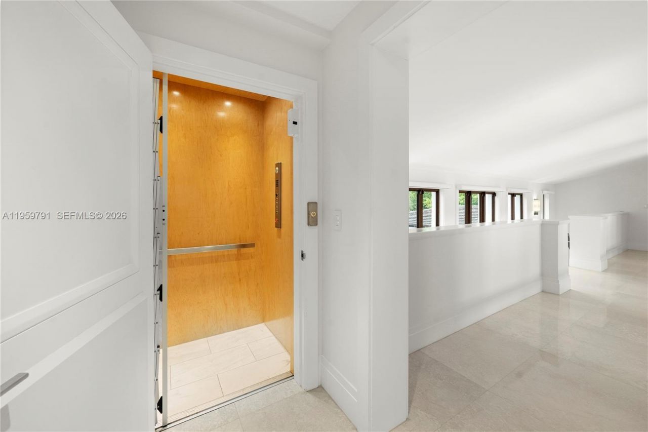 555 Arvida Pkwy, Coral Gables, FL 33156 Photo