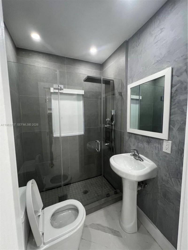 1015 S 17th Ave , Unit 8, Hollywood, FL 33020 Photo