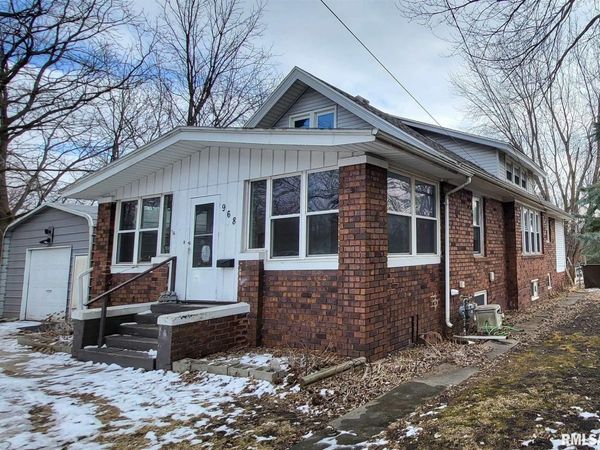 968 E GROVE Street, Galesburg, IL 61401