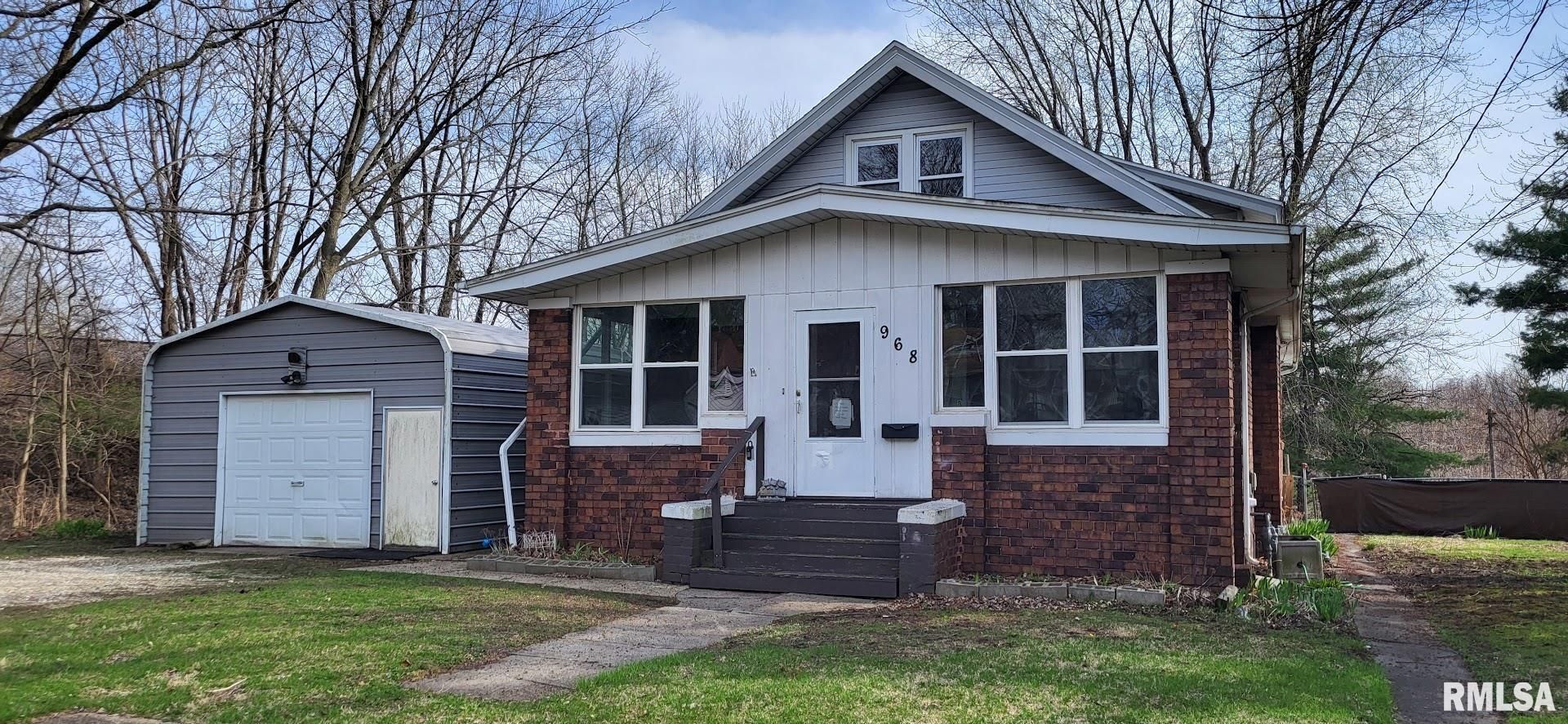 968 E Grove Street, Galesburg, IL 61401 Main Photo