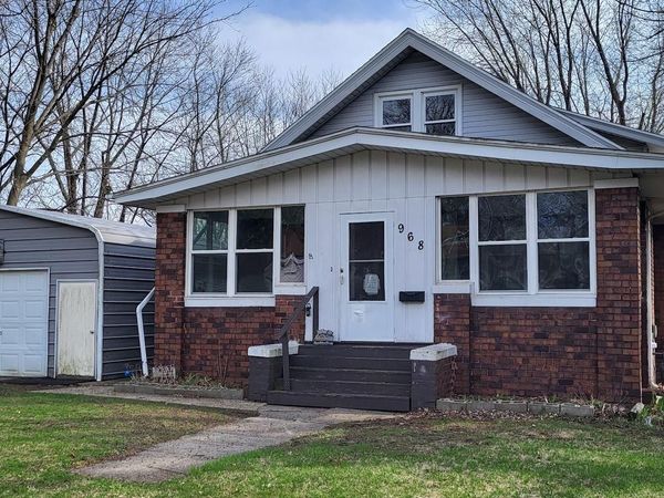 968 E GROVE Street, Galesburg, IL 61401