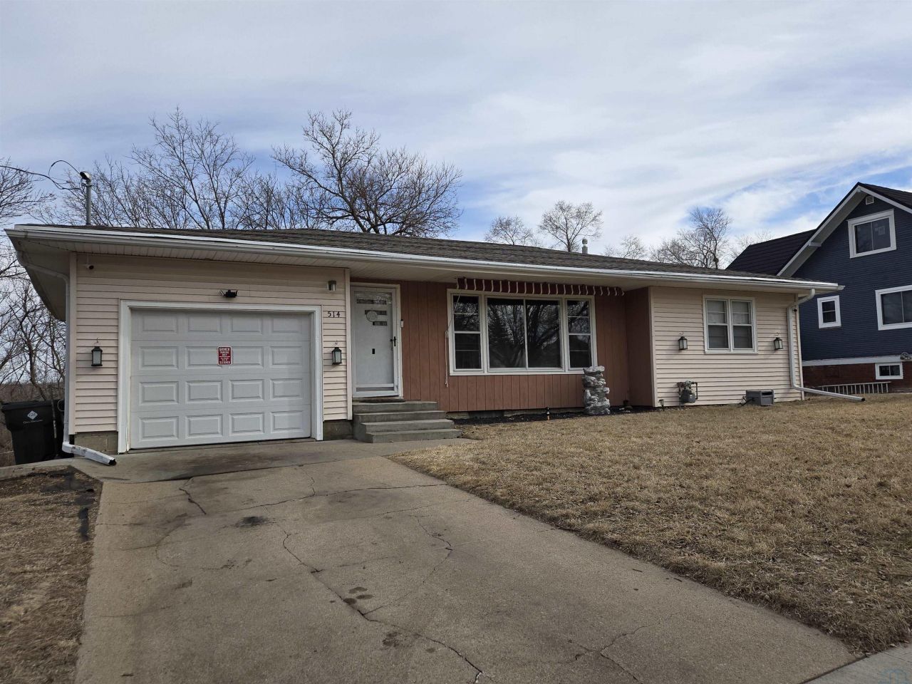 514 S Cecelia St, Sioux City, IA 51106 Main Photo