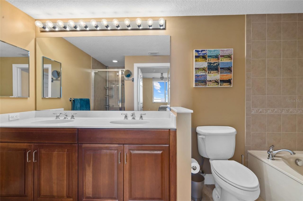 800 N Tamiami Trail, Unit 611, Sarasota, FL 34236 Photo