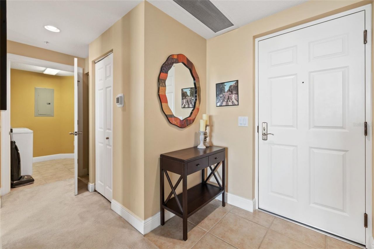 800 N Tamiami Trail, Unit 611, Sarasota, FL 34236 Photo