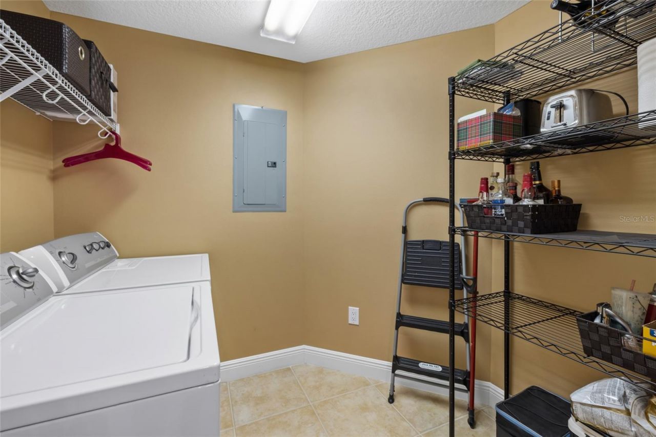 800 N Tamiami Trail, Unit 611, Sarasota, FL 34236 Photo