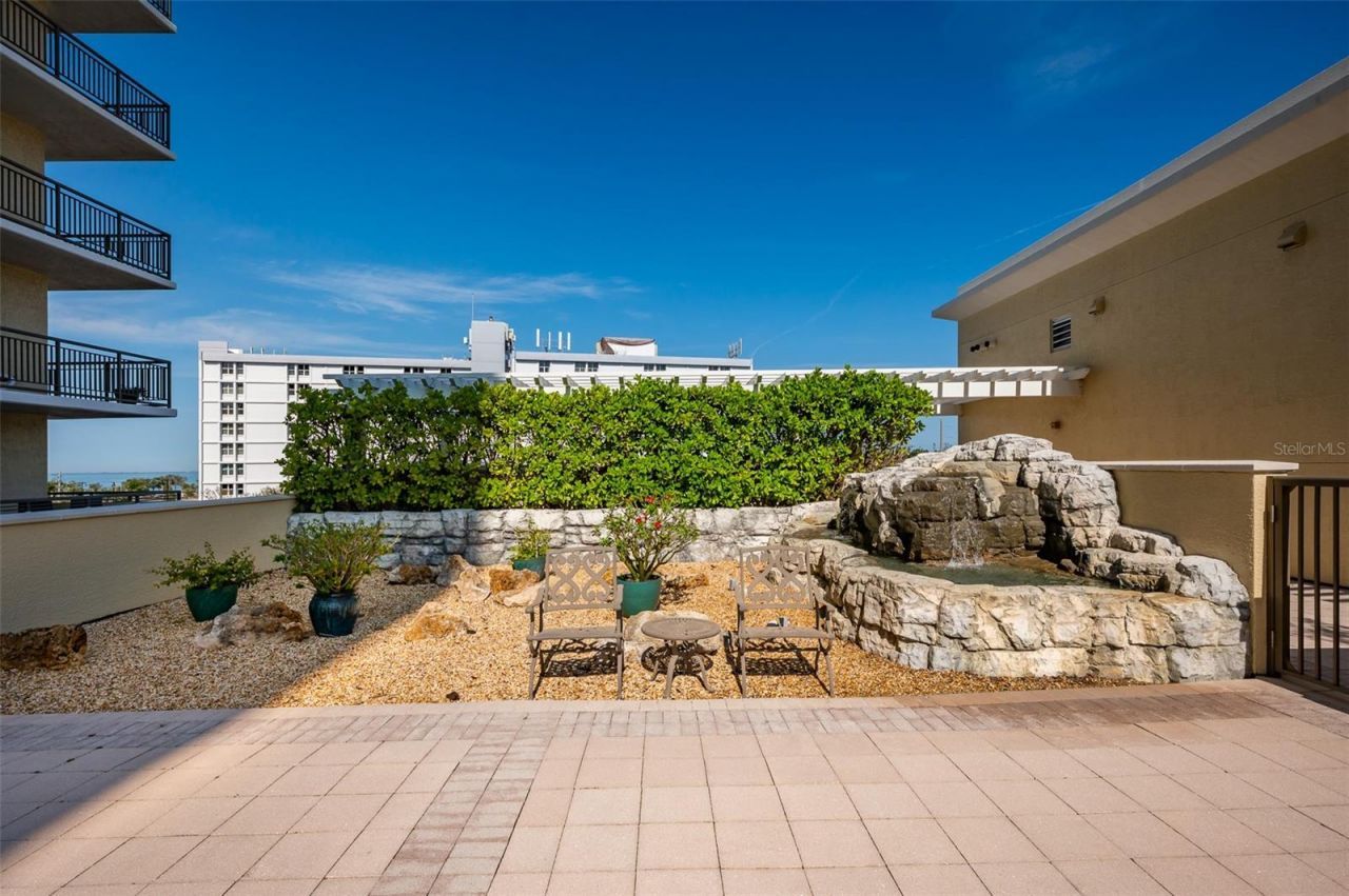 800 N Tamiami Trail, Unit 611, Sarasota, FL 34236 Photo