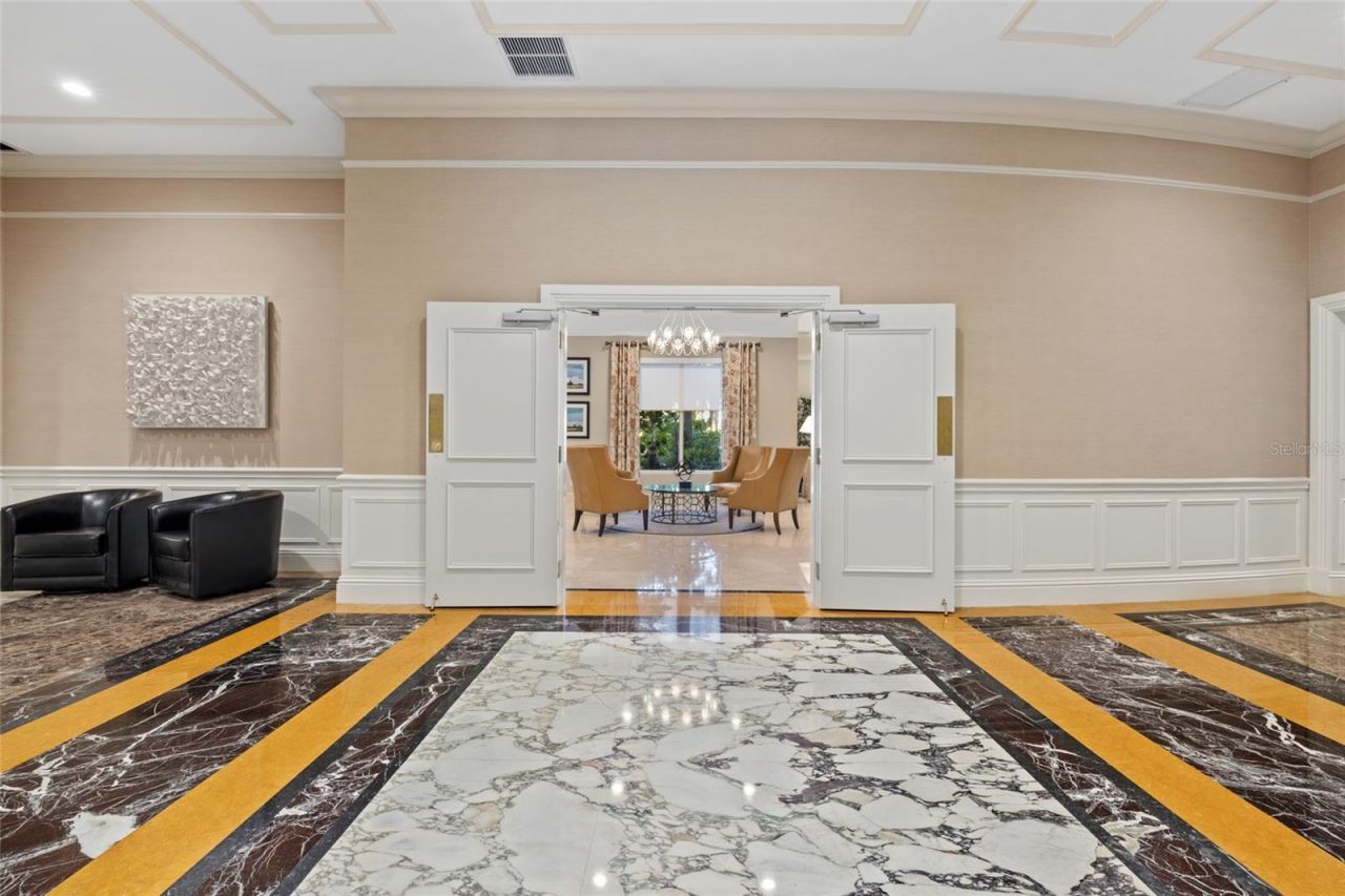 800 N Tamiami Trail, Unit 611, Sarasota, FL 34236 Photo