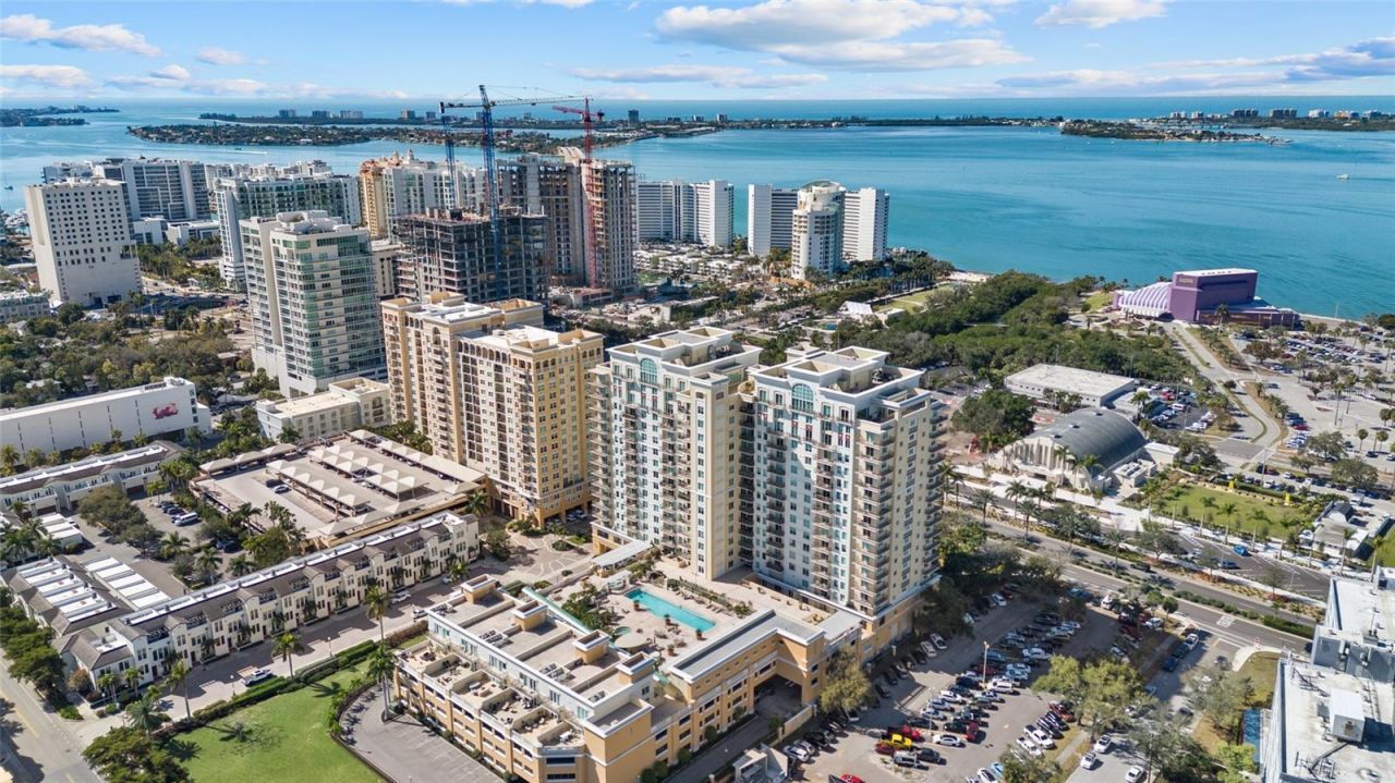 800 N Tamiami Trail, Unit 611, Sarasota, FL 34236 Photo