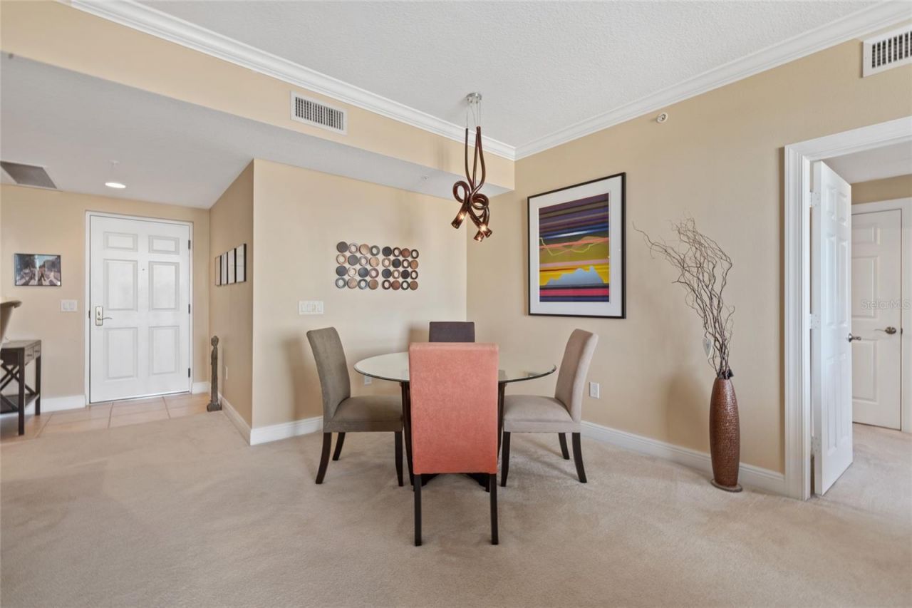 800 N Tamiami Trail, Unit 611, Sarasota, FL 34236 Photo