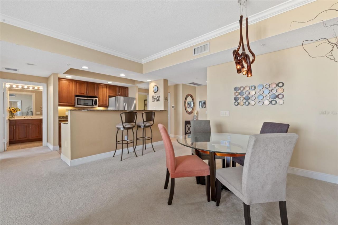 800 N Tamiami Trail, Unit 611, Sarasota, FL 34236 Photo