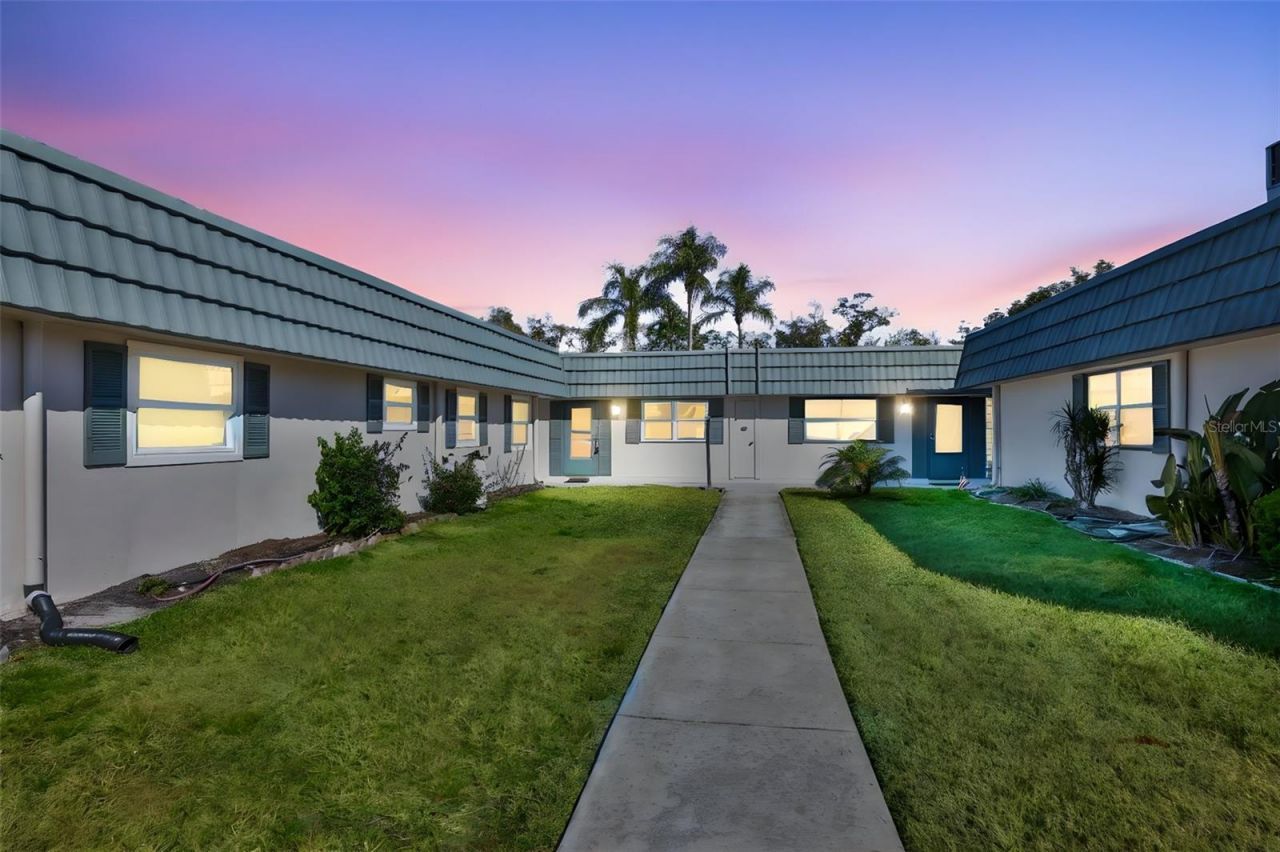 1811 Bedford Lane, Unit 148, Sun City Center, FL 33573 Main Photo