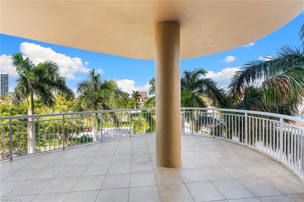 4501 Gulf Shore Blvd N, Unit 405, Naples, FL 34103 Photo