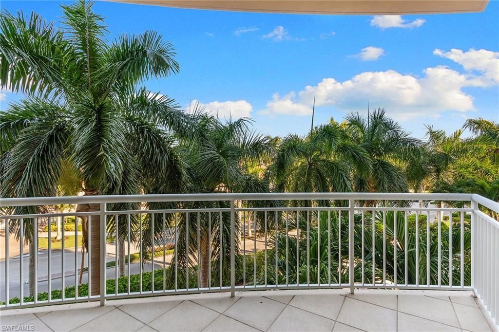 4501 Gulf Shore Blvd N, Unit 405, Naples, FL 34103 Photo