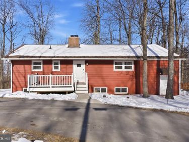 689 ULYSSES WAY, LINDEN, VA 22642