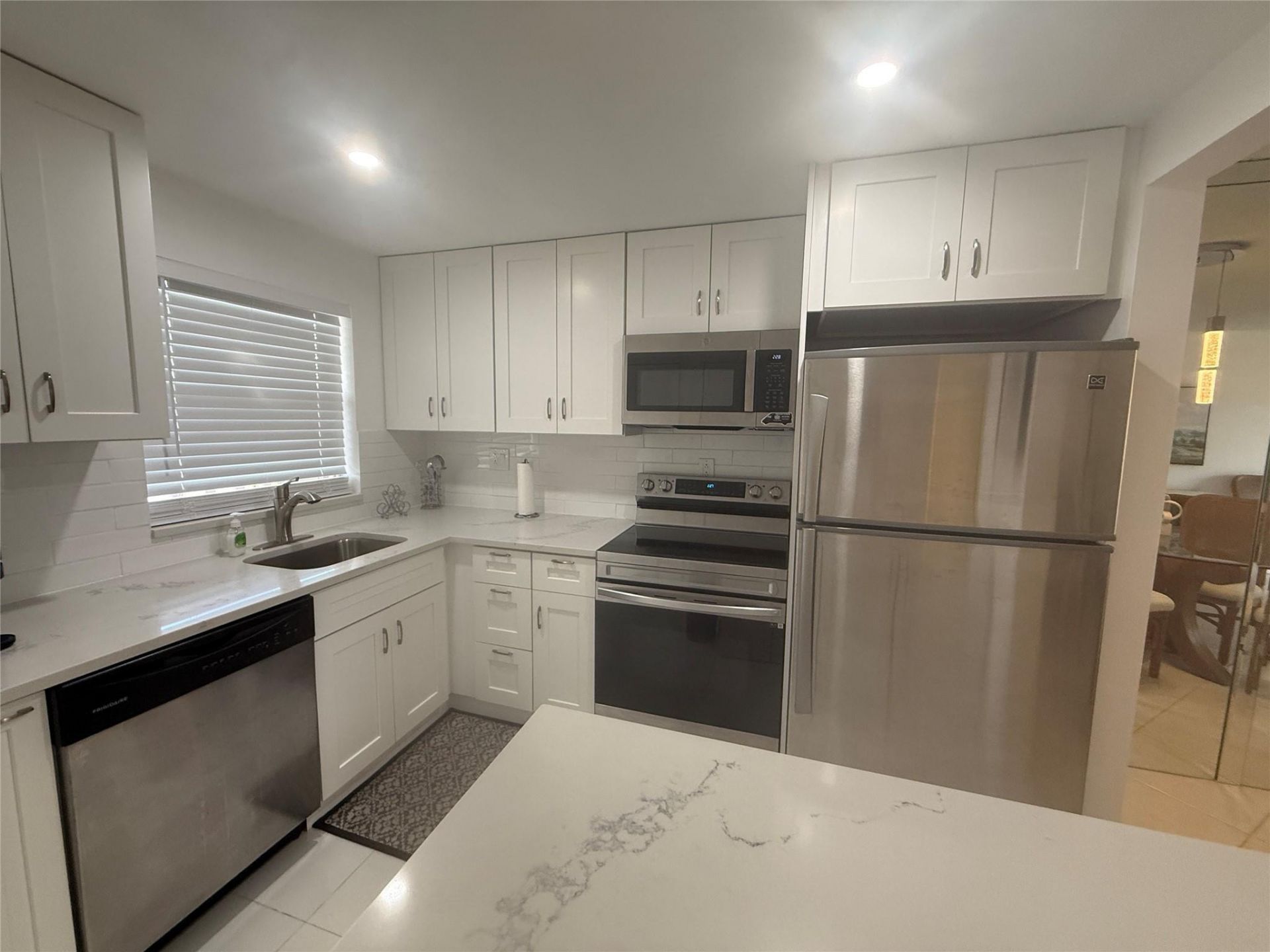 9400 Sunrise Lakes Boulevard, Unit 304, Sunrise, FL 33322 Photo