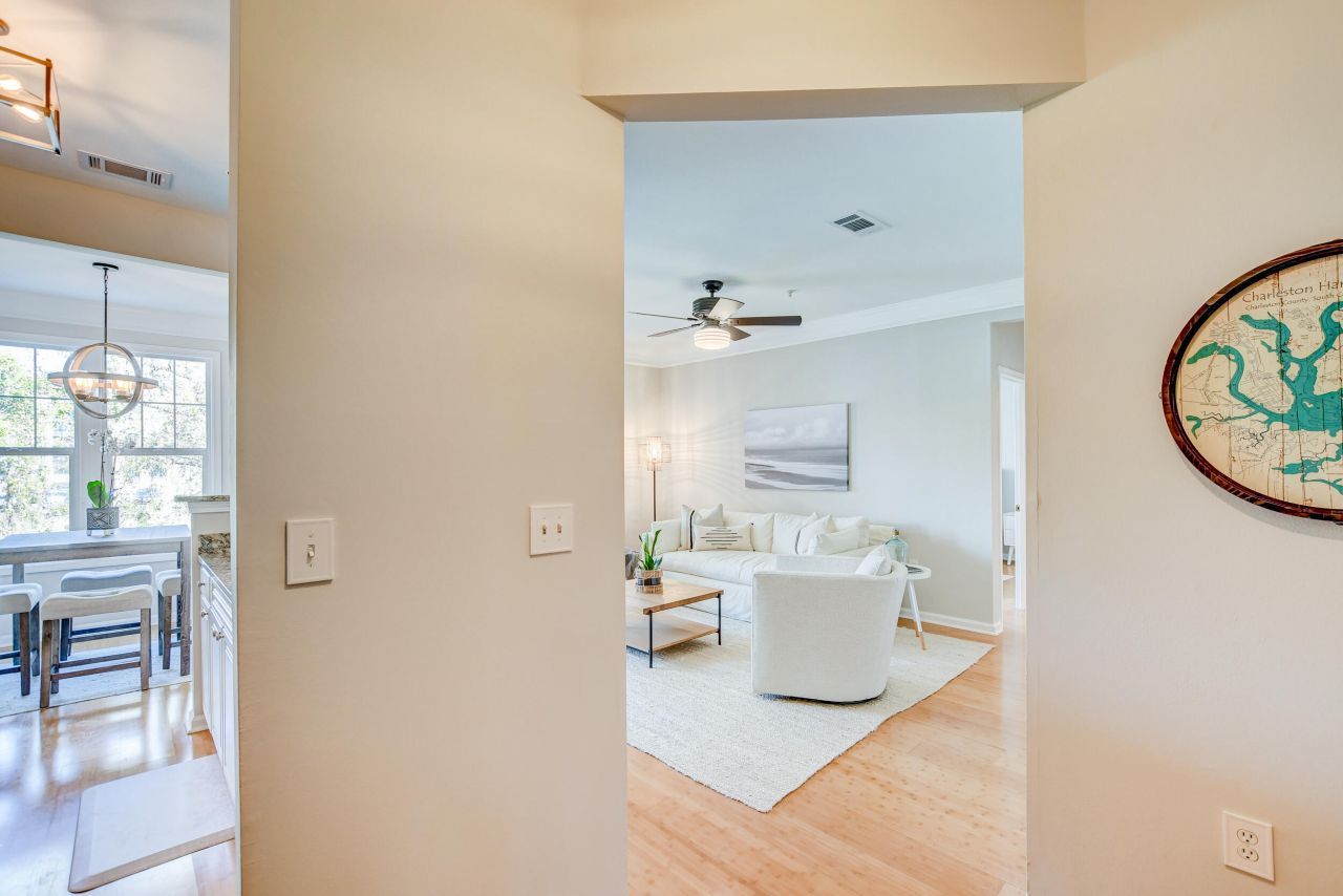 2223 Chatalain Way Photo 4