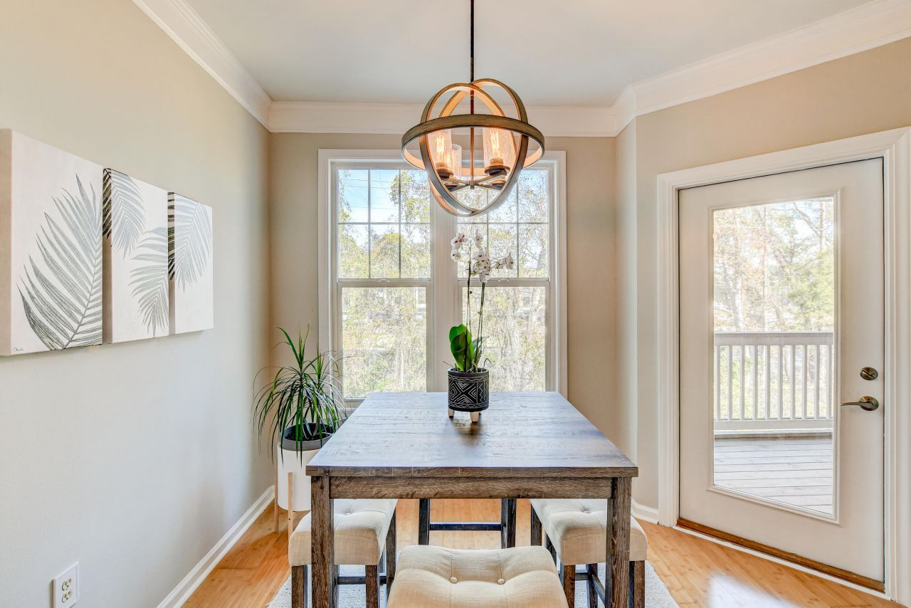 2223 Chatalain Way Photo 6