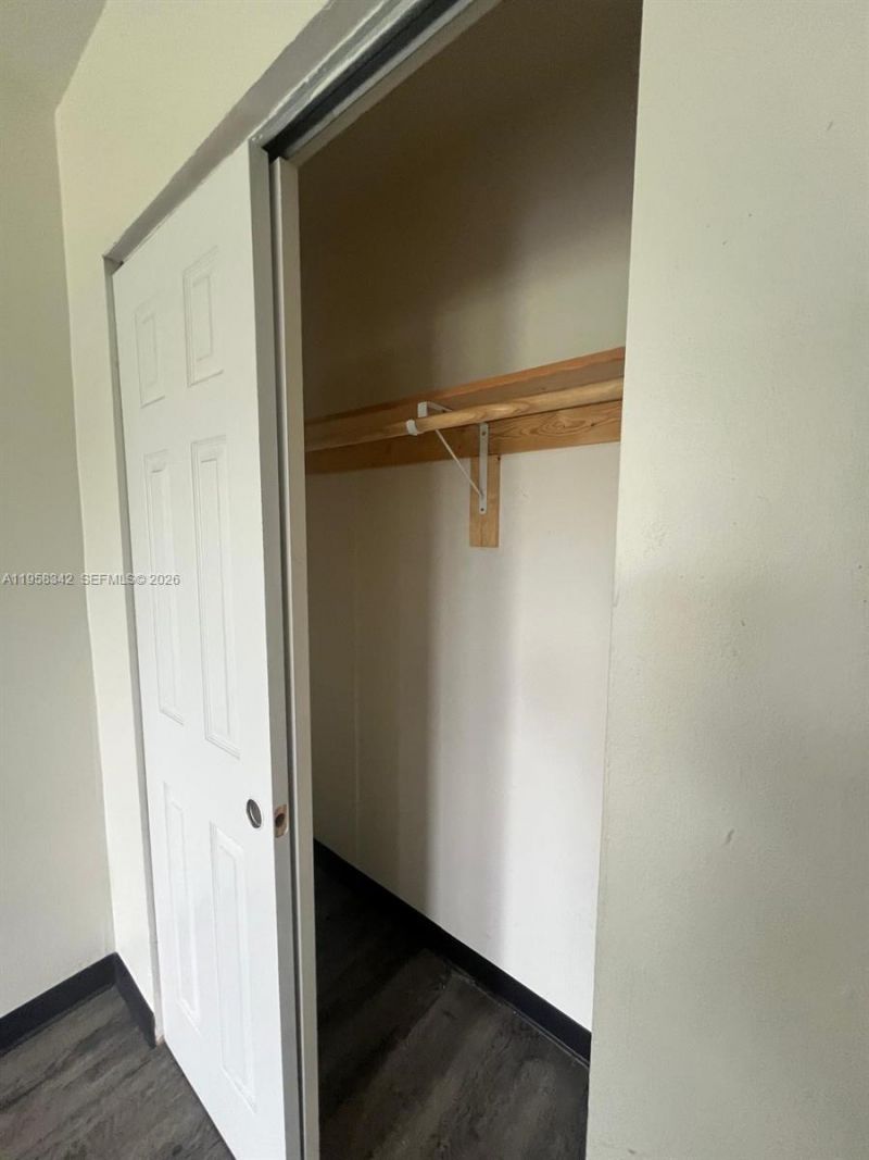 467 NW 8th St, Unit 14, Miami, FL 33136 Photo