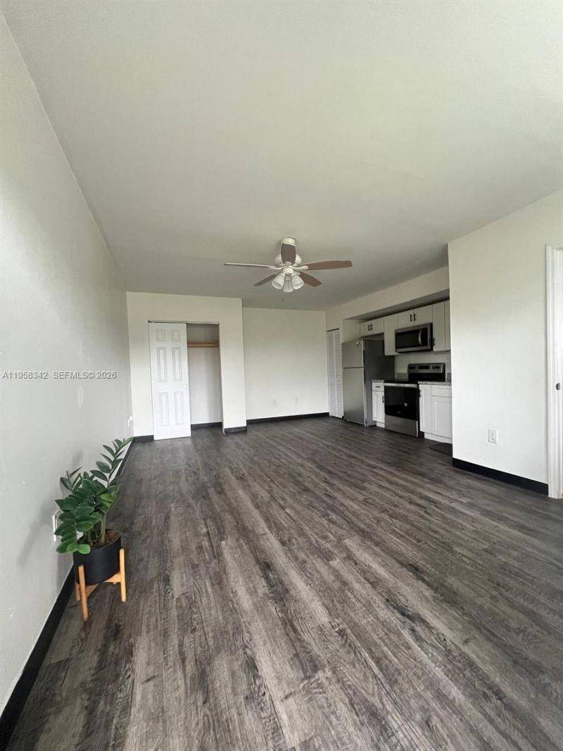 467 NW 8th St, Unit 14, Miami, FL 33136 Photo