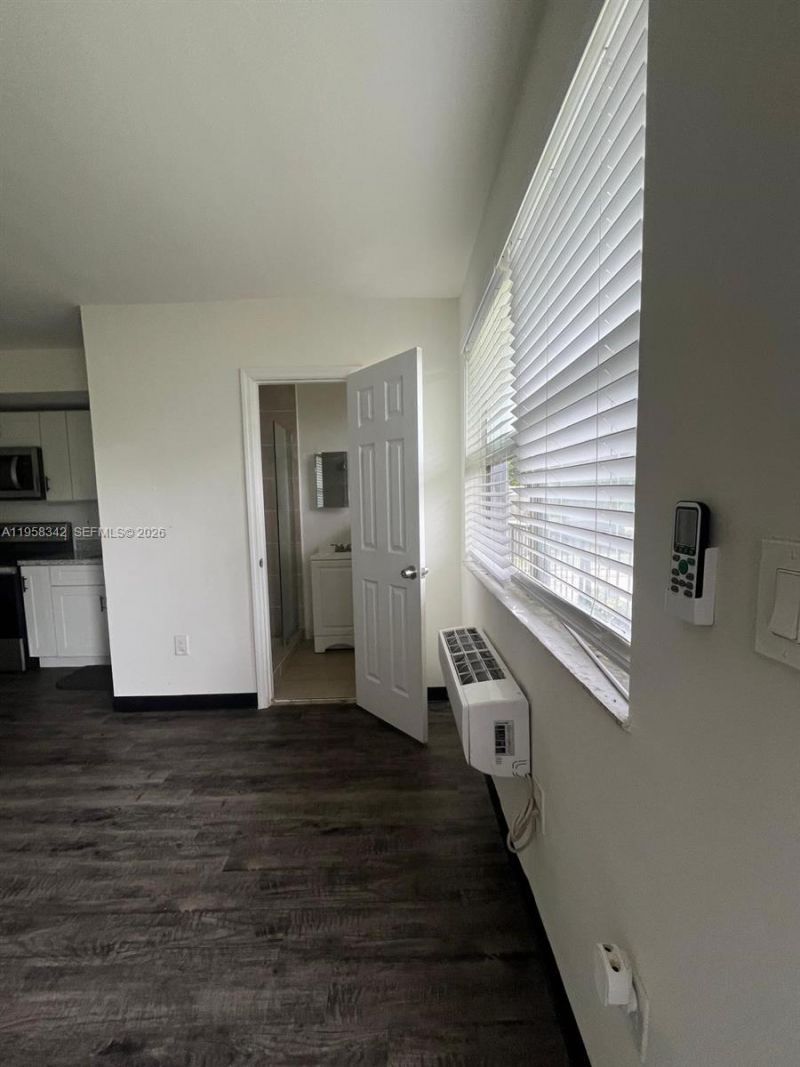 467 NW 8th St, Unit 14, Miami, FL 33136 Photo