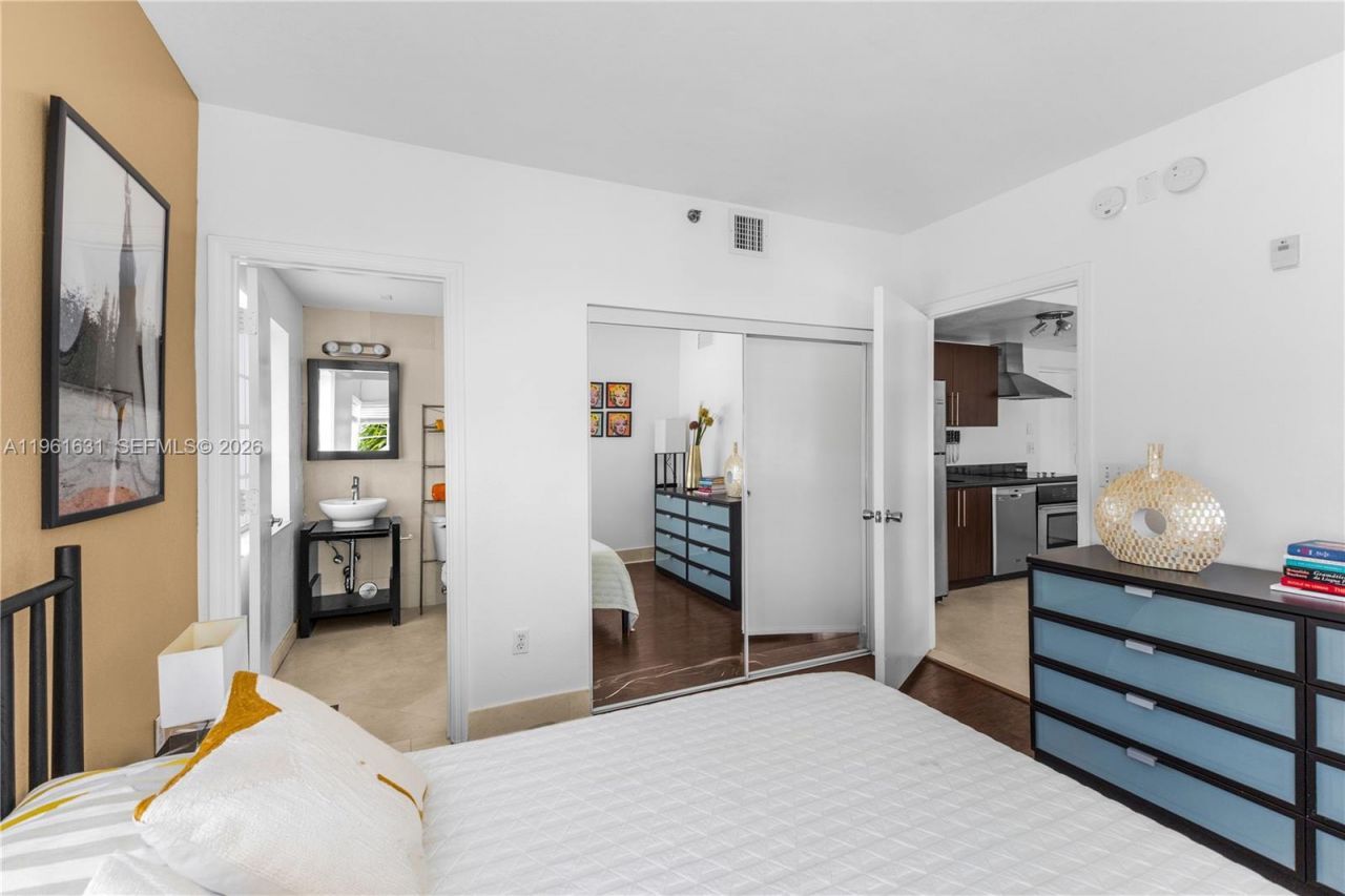 1300 Pennsylvania Ave, Unit 305, Miami Beach, FL 33139 Photo