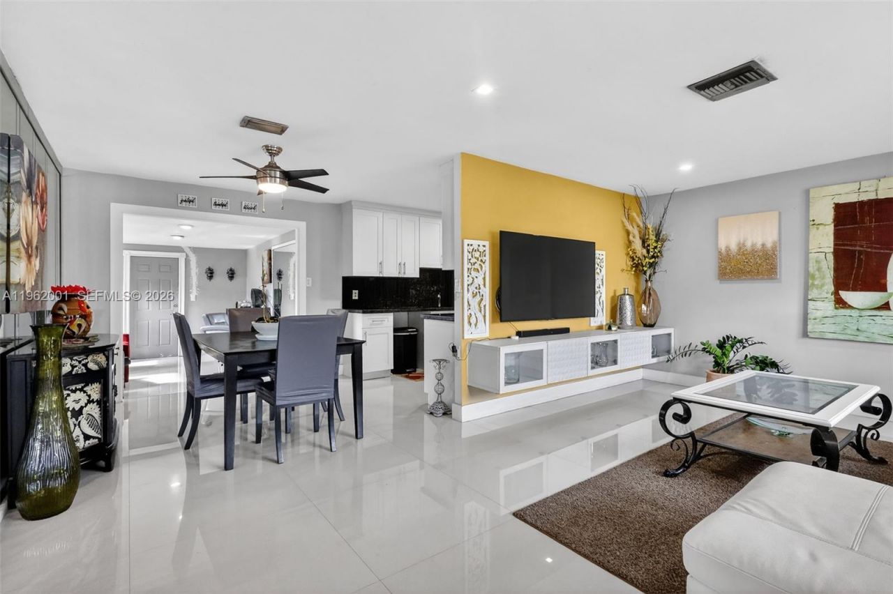 16832 NW 52nd Ave , Miami Gardens, FL 33055 Photo