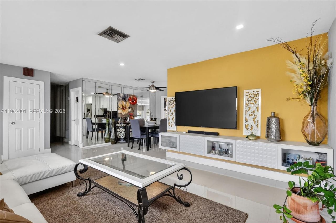 16832 NW 52nd Ave , Miami Gardens, FL 33055 Photo