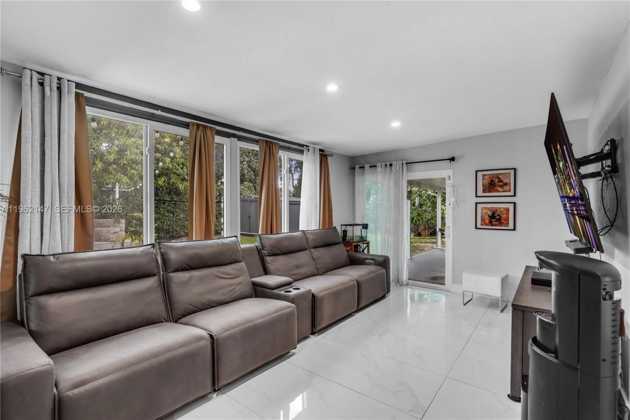 19711 NW 4th Ave , Miami Gardens, FL 33169 Photo