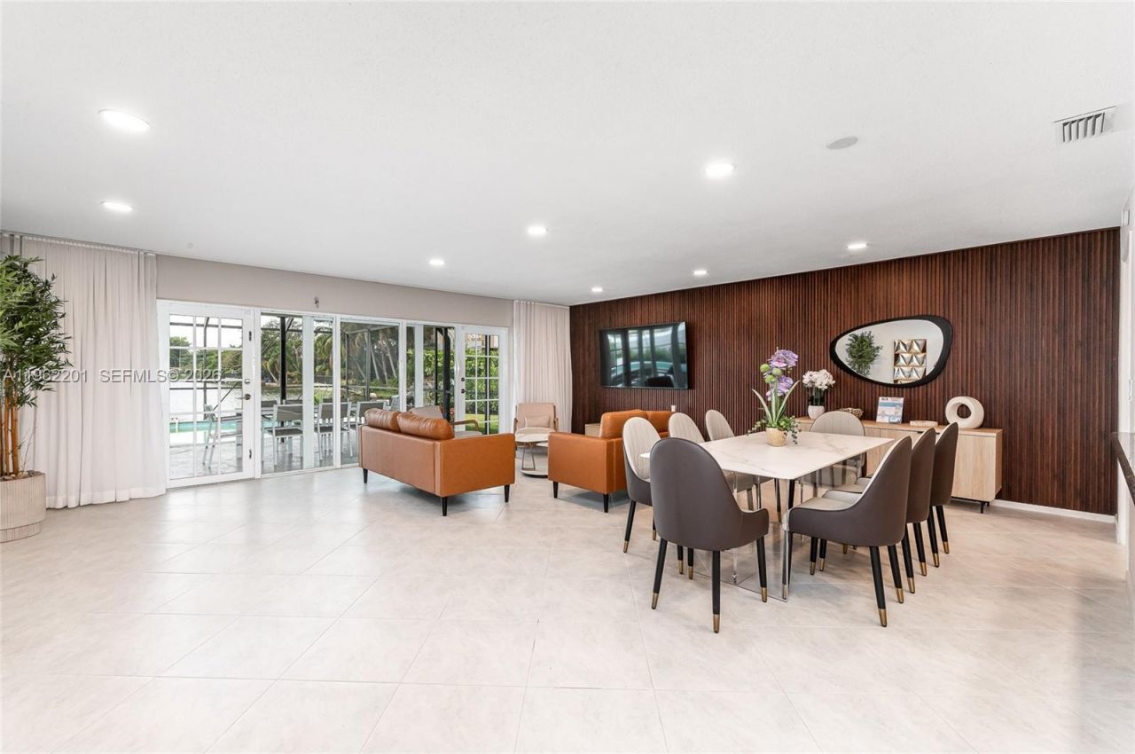 21320 NE 25th Court , Miami, FL 33180 Photo