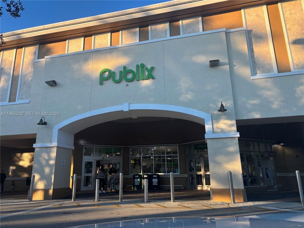 2575 Glades Cir, Weston, FL 33327 Photo