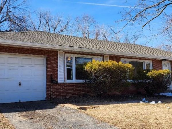 8419 Falmouth Drive, St Louis, MO 63121