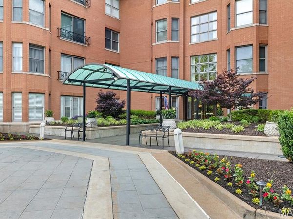 750 S Hanley Road, Unit 56, Clayton, MO 63105