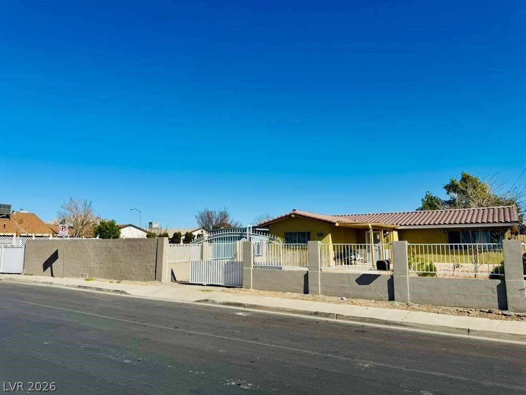 4736 Beadle Street, Las Vegas, NV 89122 Main Photo