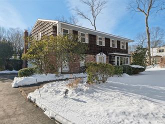 10 Sarah Drive Dix Hills, NY 11746