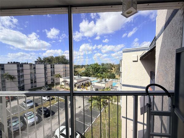 7035 NW 186th St, Unit D508, Hialeah, FL 33015