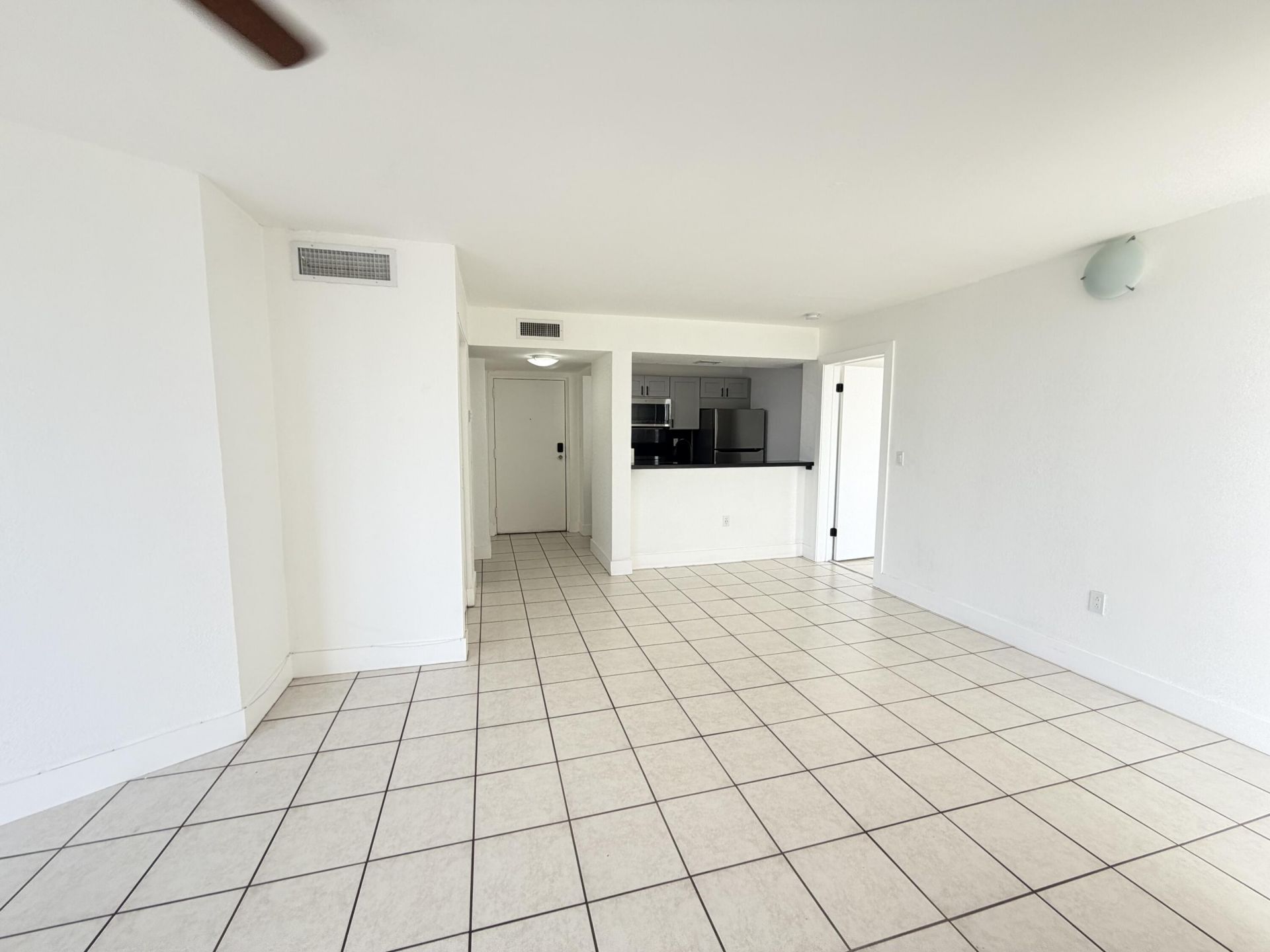 7035 NW 186th Street, Unit D508, Hialeah, FL 33015 Photo