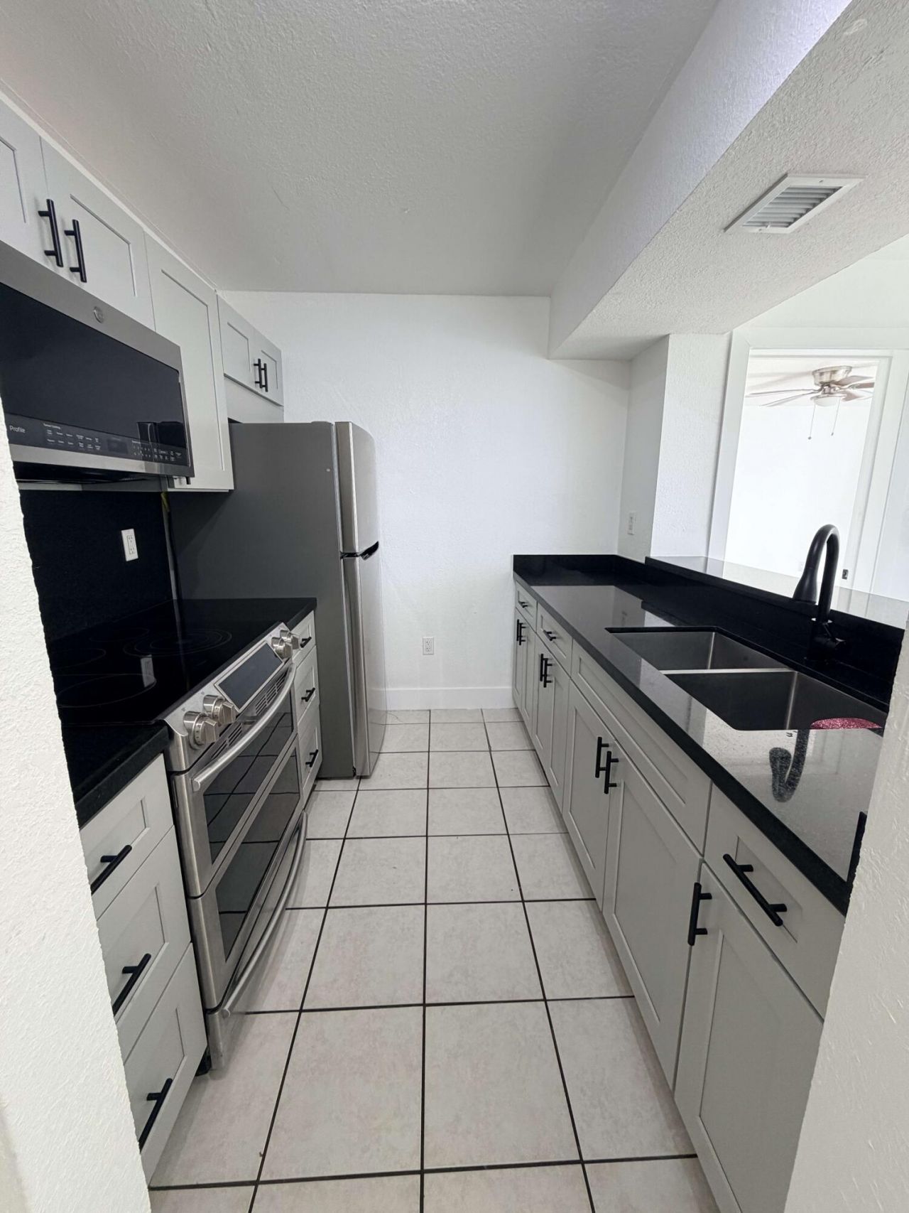 7035 NW 186th Street, Unit D508, Hialeah, FL 33015 Photo