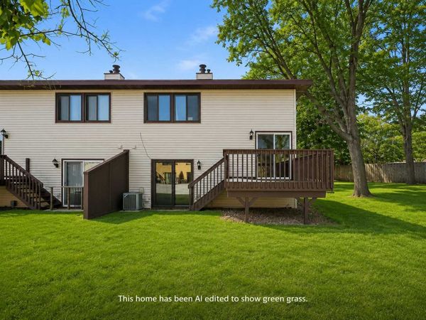 8525 Maplebrook Parkway N, Brooklyn Park, MN 55445