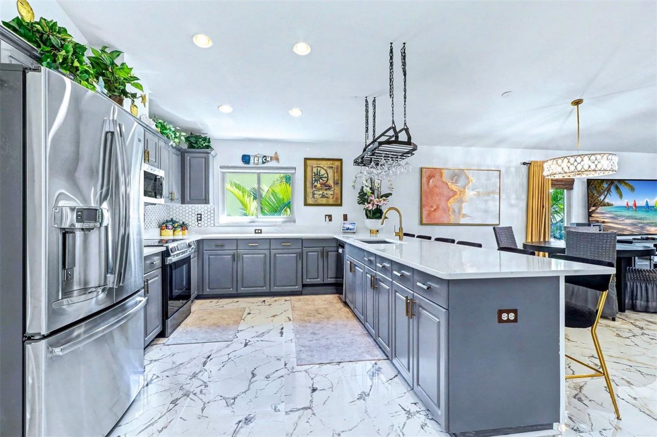 15517 Gulf Boulevard, Redington Beach, FL 33708 Photo