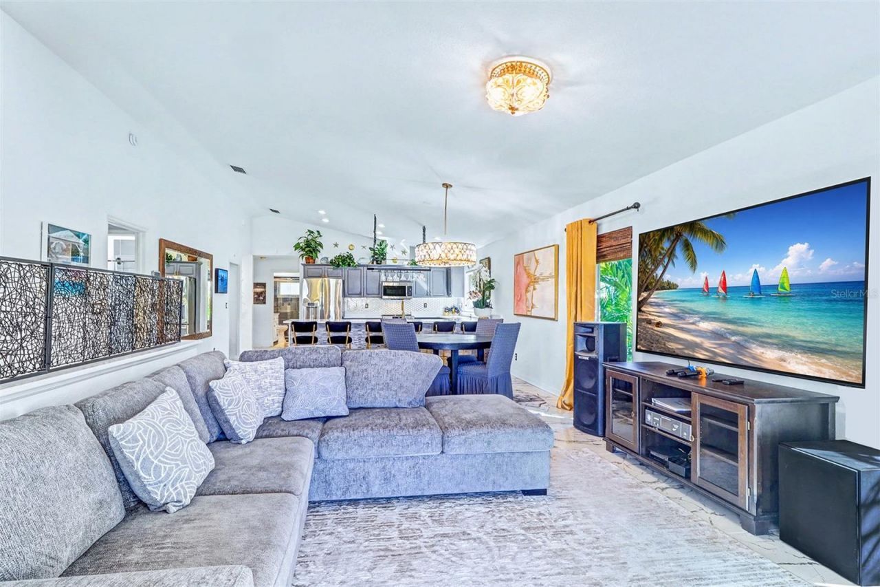 15517 Gulf Boulevard, Redington Beach, FL 33708 Photo