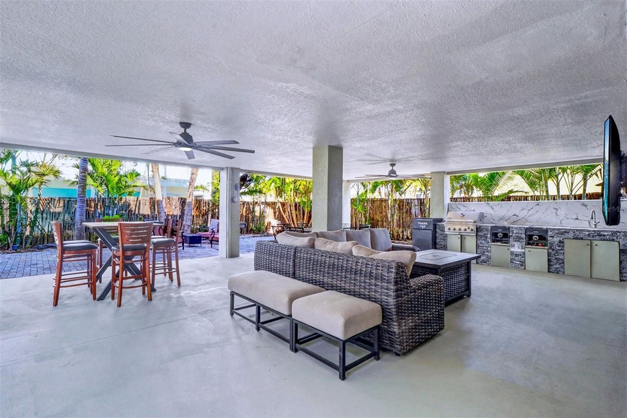 15517 Gulf Boulevard, Redington Beach, FL 33708 Photo