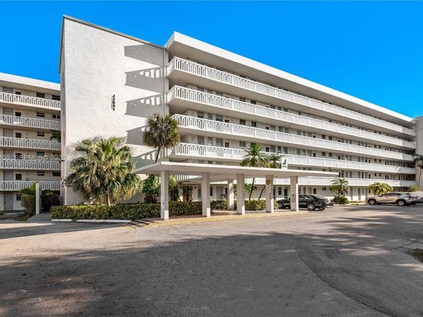 2851 Leonard Dr, Unit J405, Aventura, FL 33160