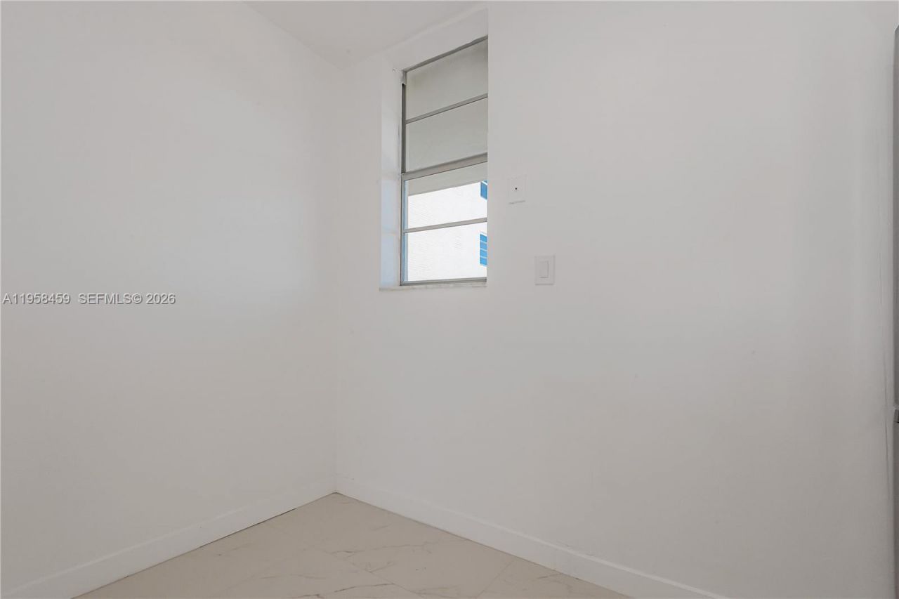 2851 Leonard Dr, Unit J405, Aventura, FL 33160 Photo