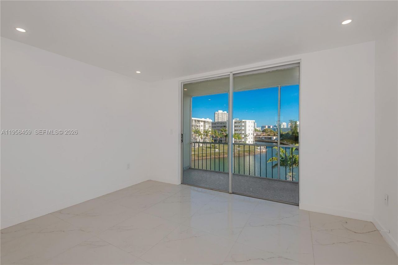 2851 Leonard Dr, Unit J405, Aventura, FL 33160 Photo